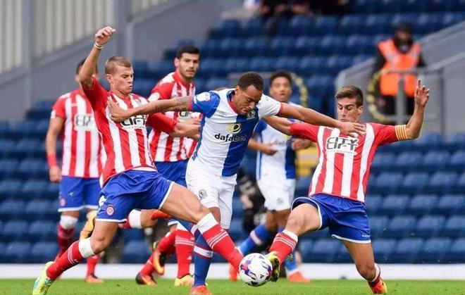 两记精彩的 两记精彩的